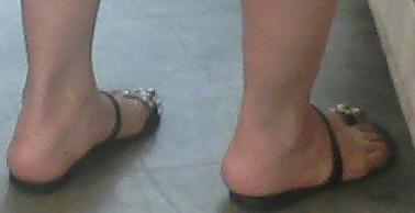 25P Asian feet