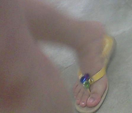 25P Asian feet