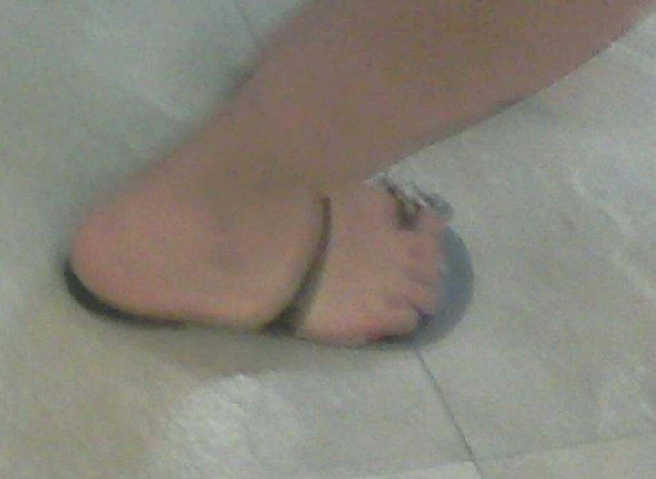25P Asian feet