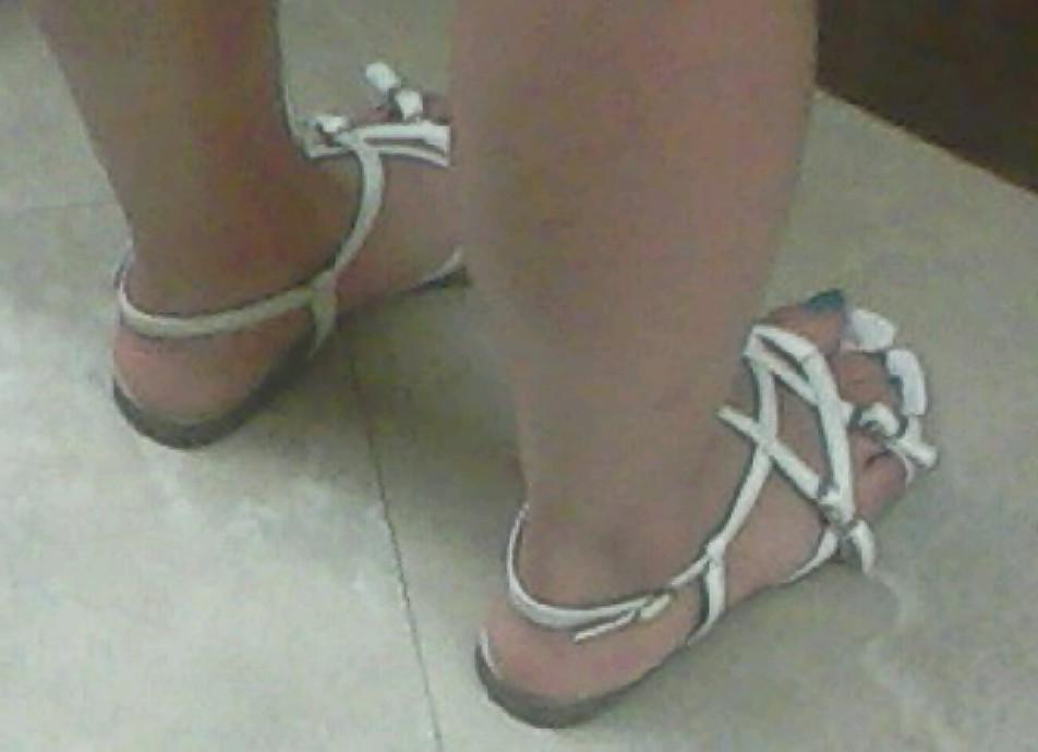 25P Asian feet