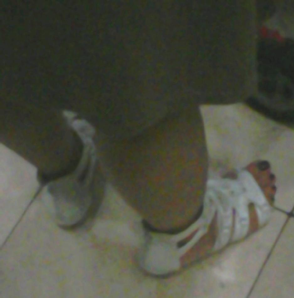 25P Asian feet