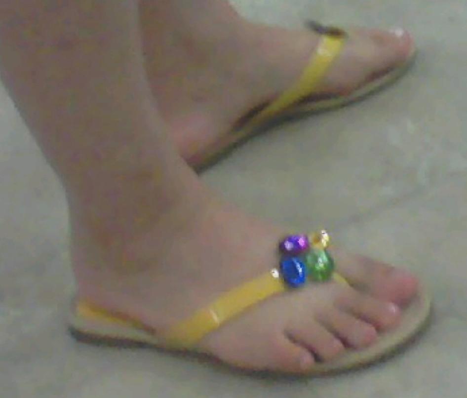 25P Asian feet