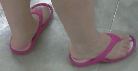 25P Asian feet