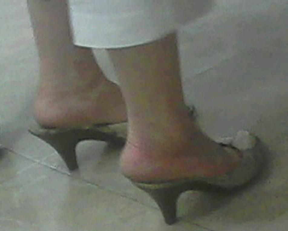 25P Asian feet
