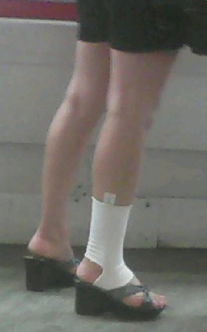 25P Asian feet