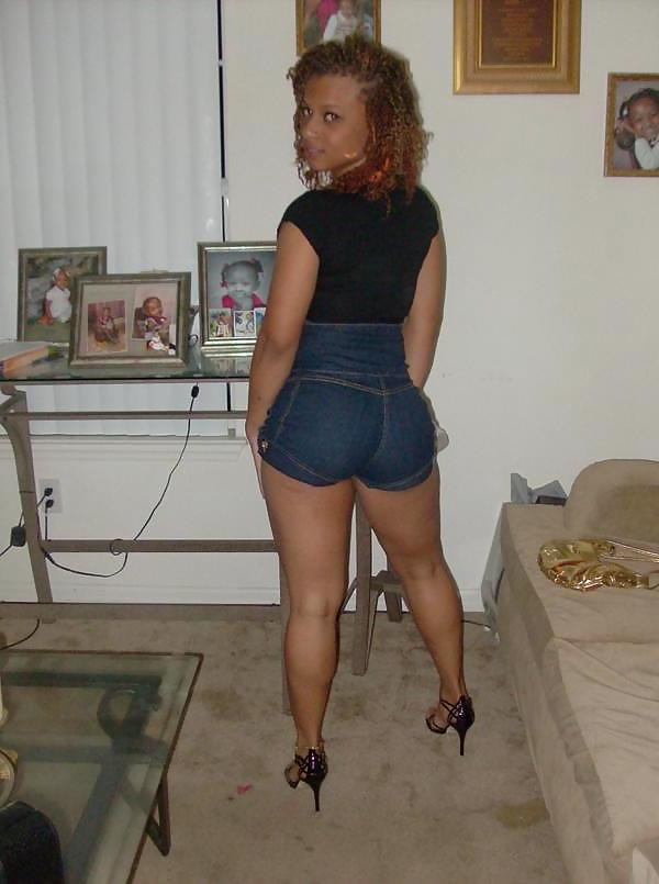 25P Hot Legs, Feet, and (of course) Asses!!
