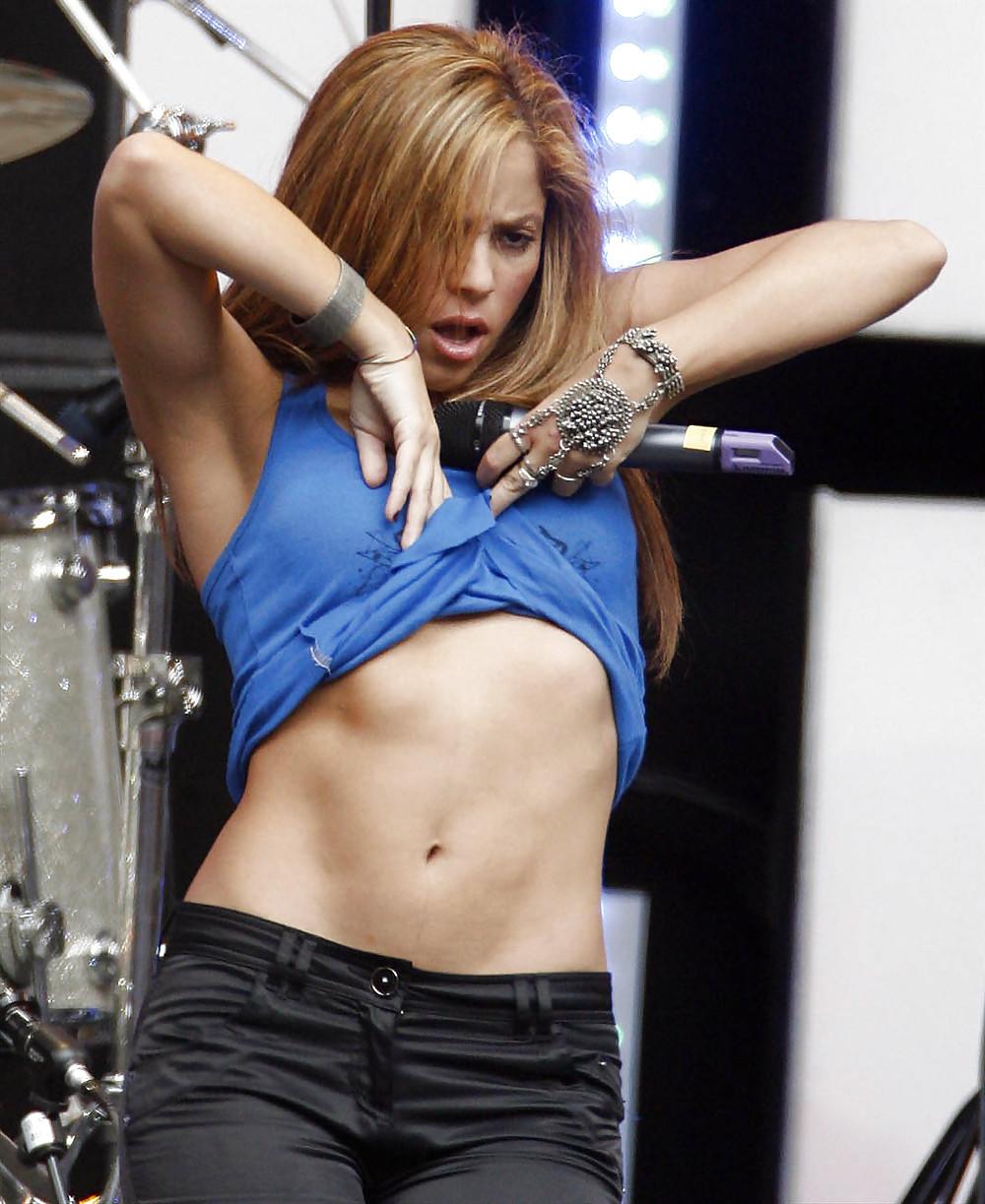 13P Shakira 