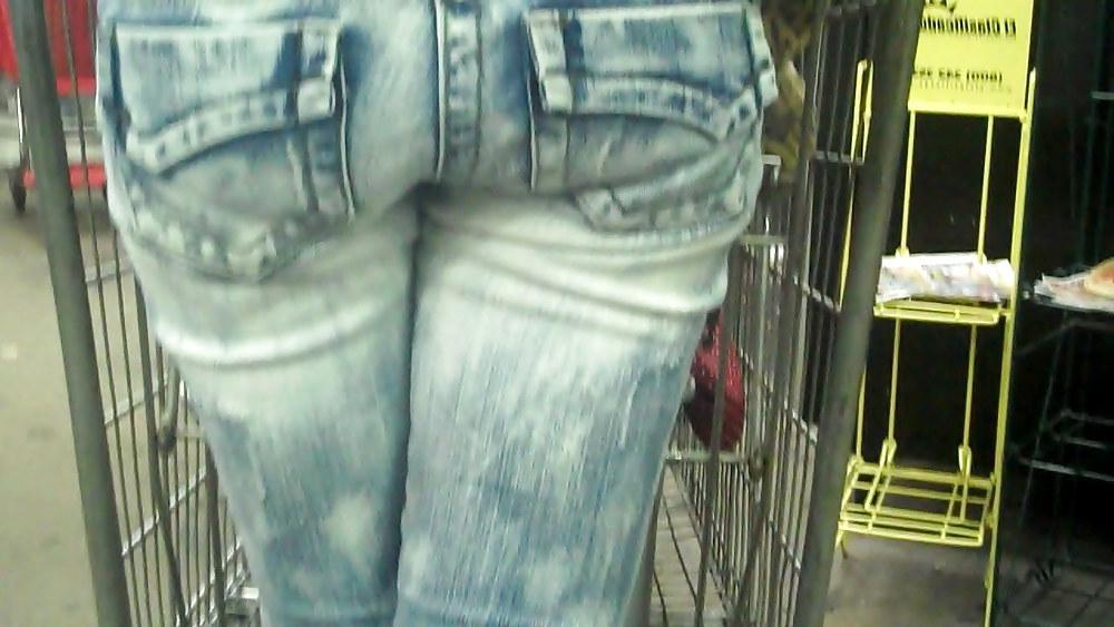 14P Nice butt in tight ass jeans