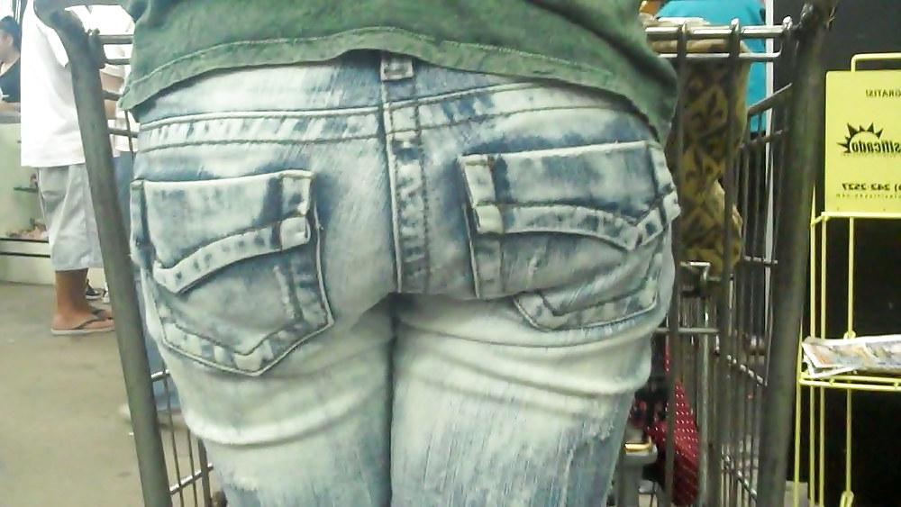 14P Nice butt in tight ass jeans