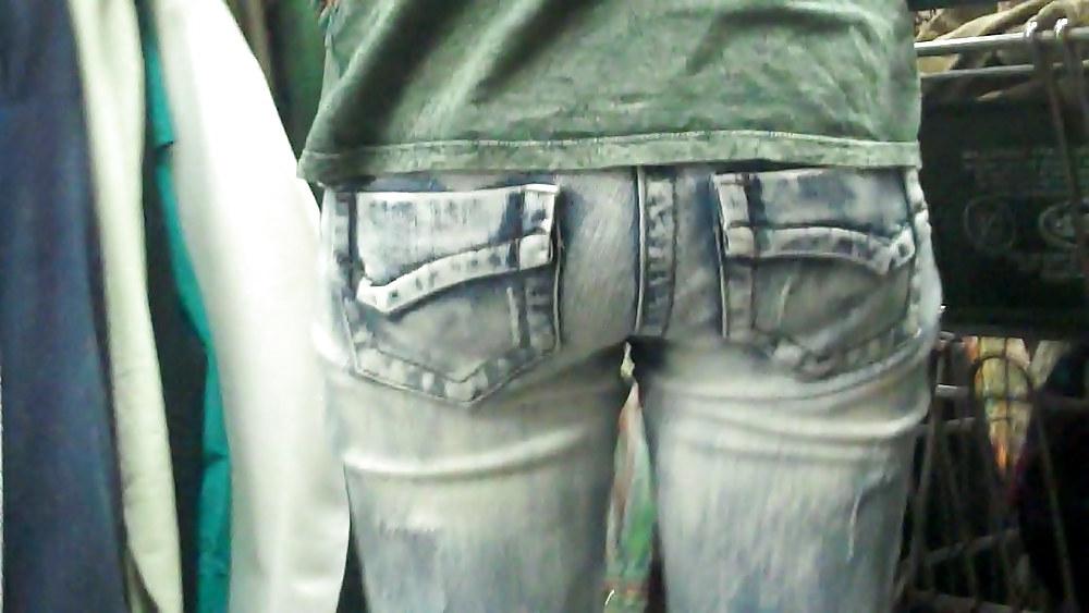 14P Nice butt in tight ass jeans
