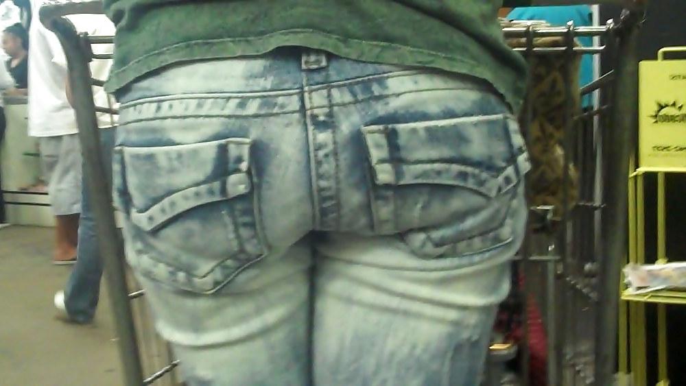 14P Nice butt in tight ass jeans