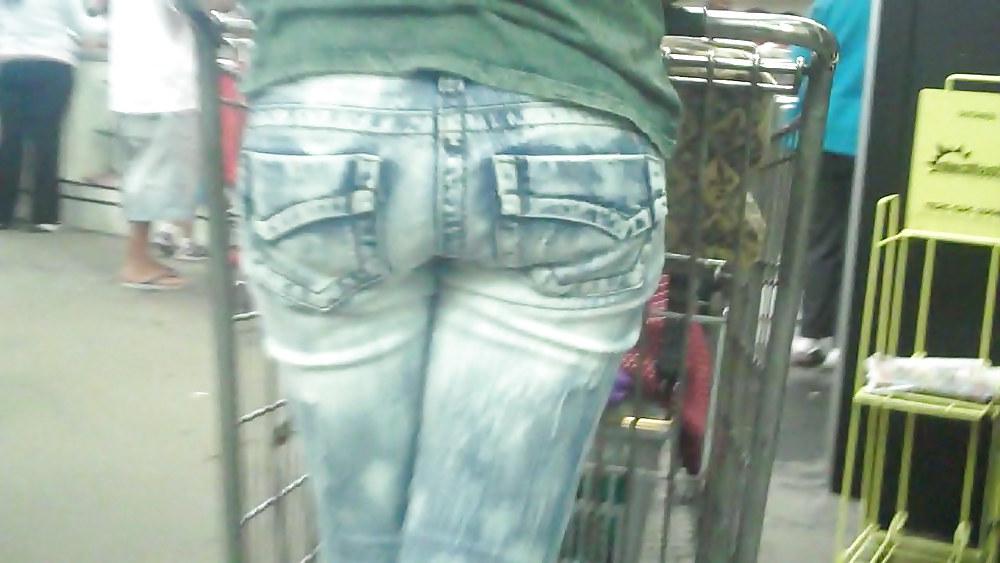 14P Nice butt in tight ass jeans