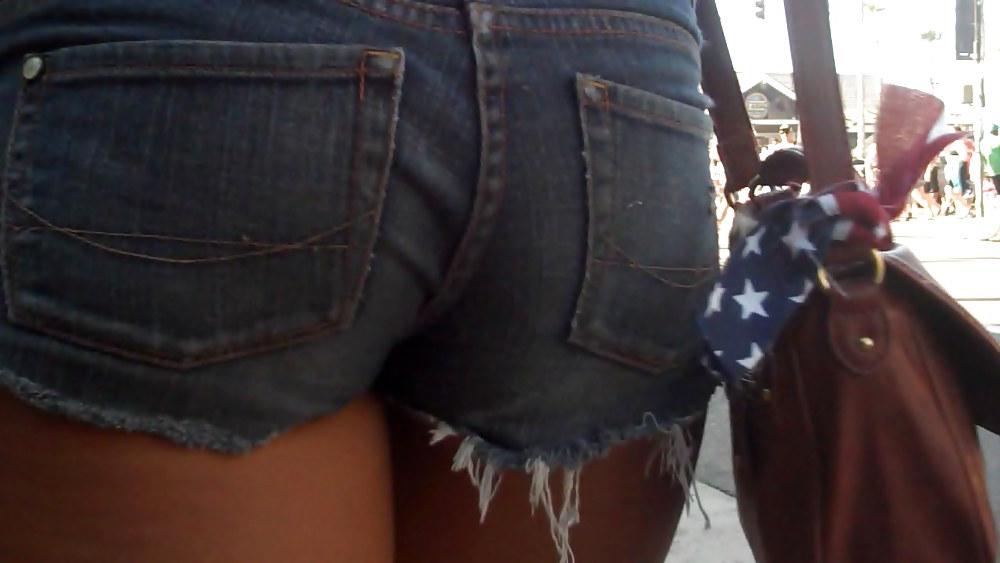 12P Butt & ass in jeans shorts that I like