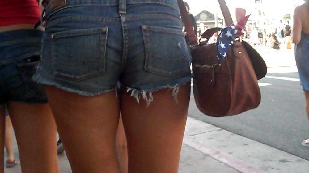 12P Butt & ass in jeans shorts that I like