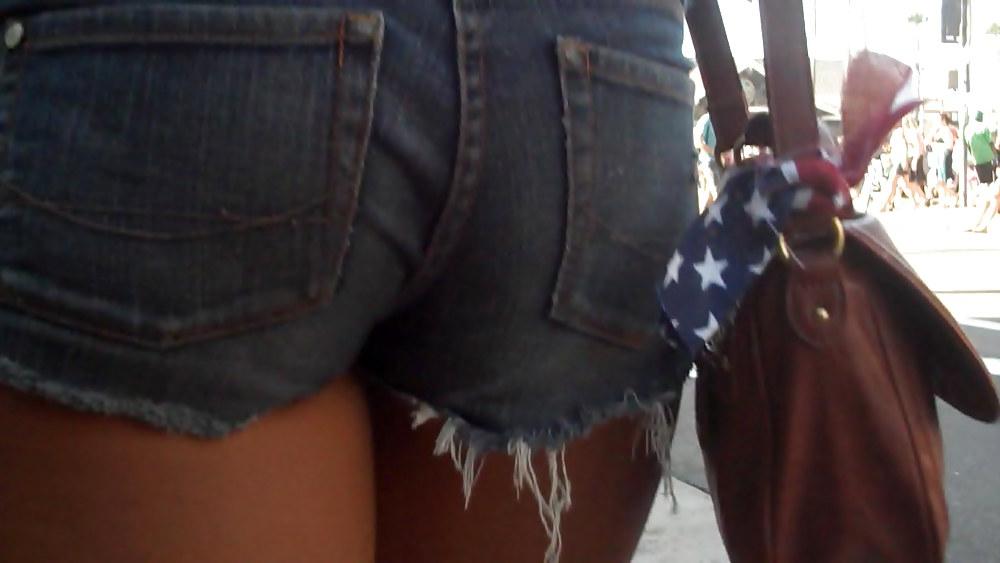 12P Butt & ass in jeans shorts that I like