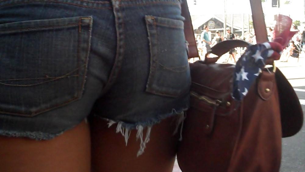12P Butt & ass in jeans shorts that I like