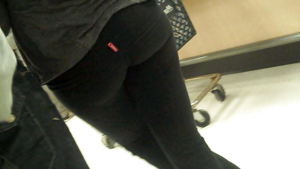 16P Some new ass butt in jeans pictures