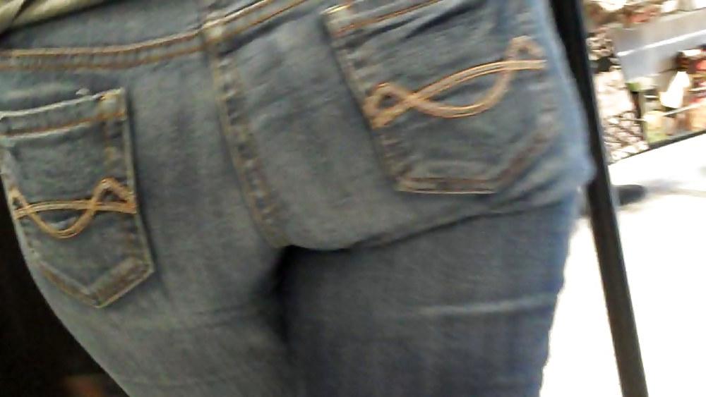 16P Some new ass butt in jeans pictures
