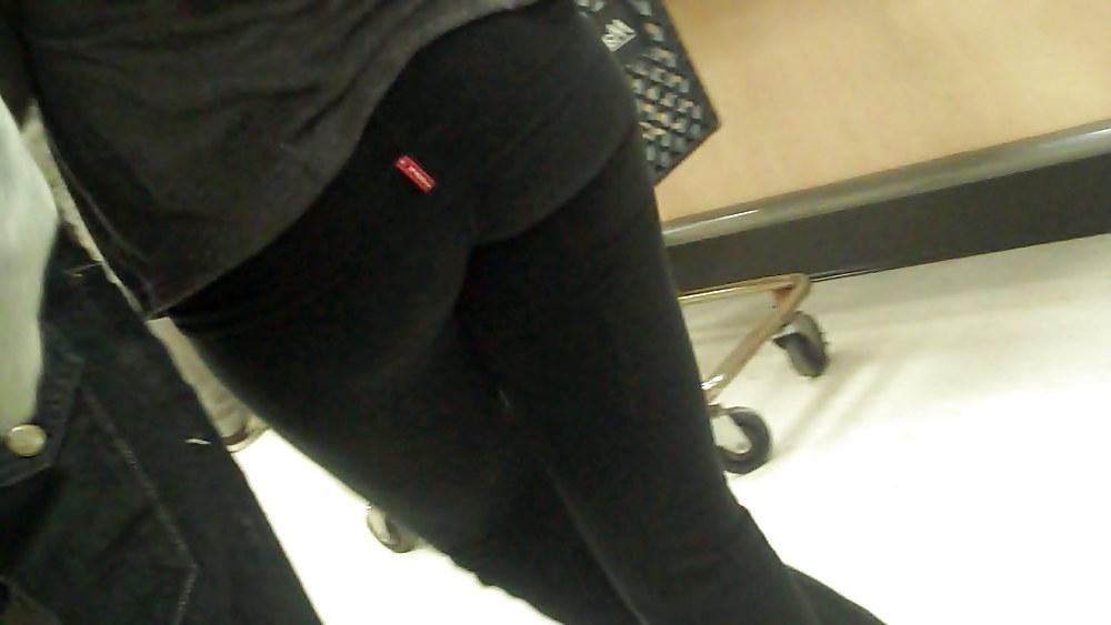 16P Some new ass butt in jeans pictures