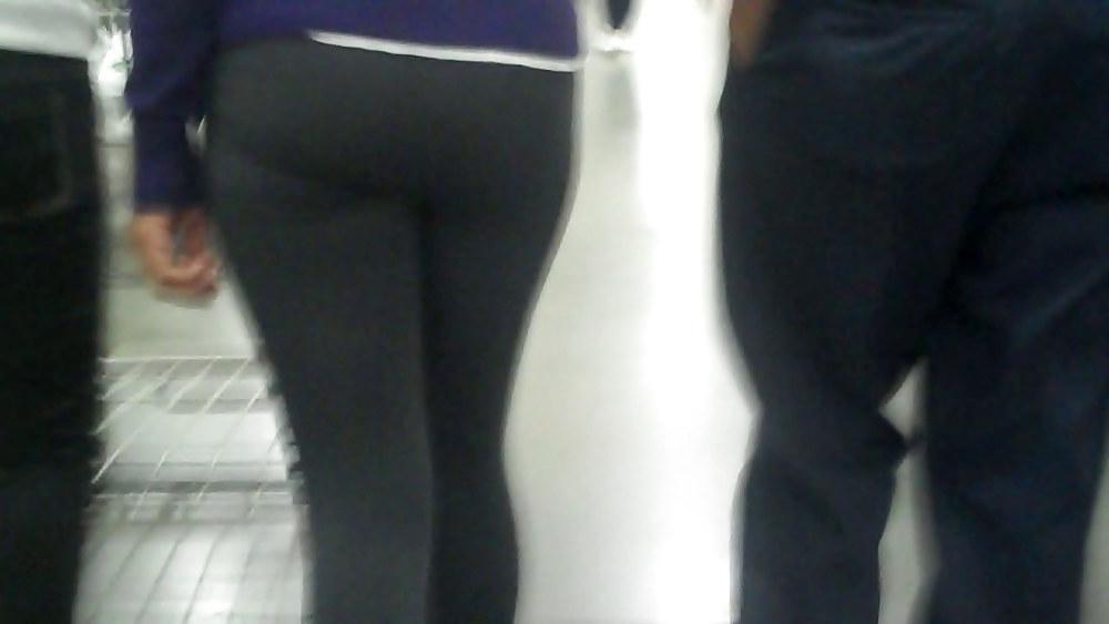 16P Some new ass butt in jeans pictures