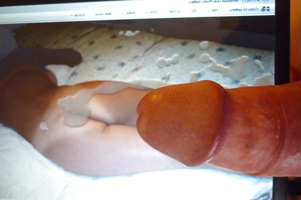 7P Trelainomai28 greek wife jizzed  