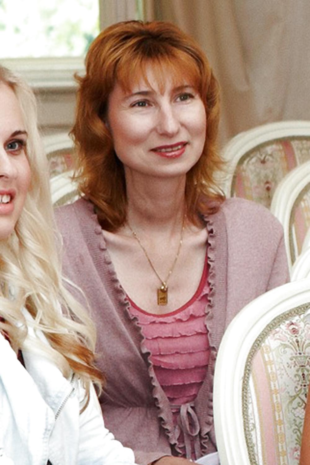 25P Russian Mother and Daughter