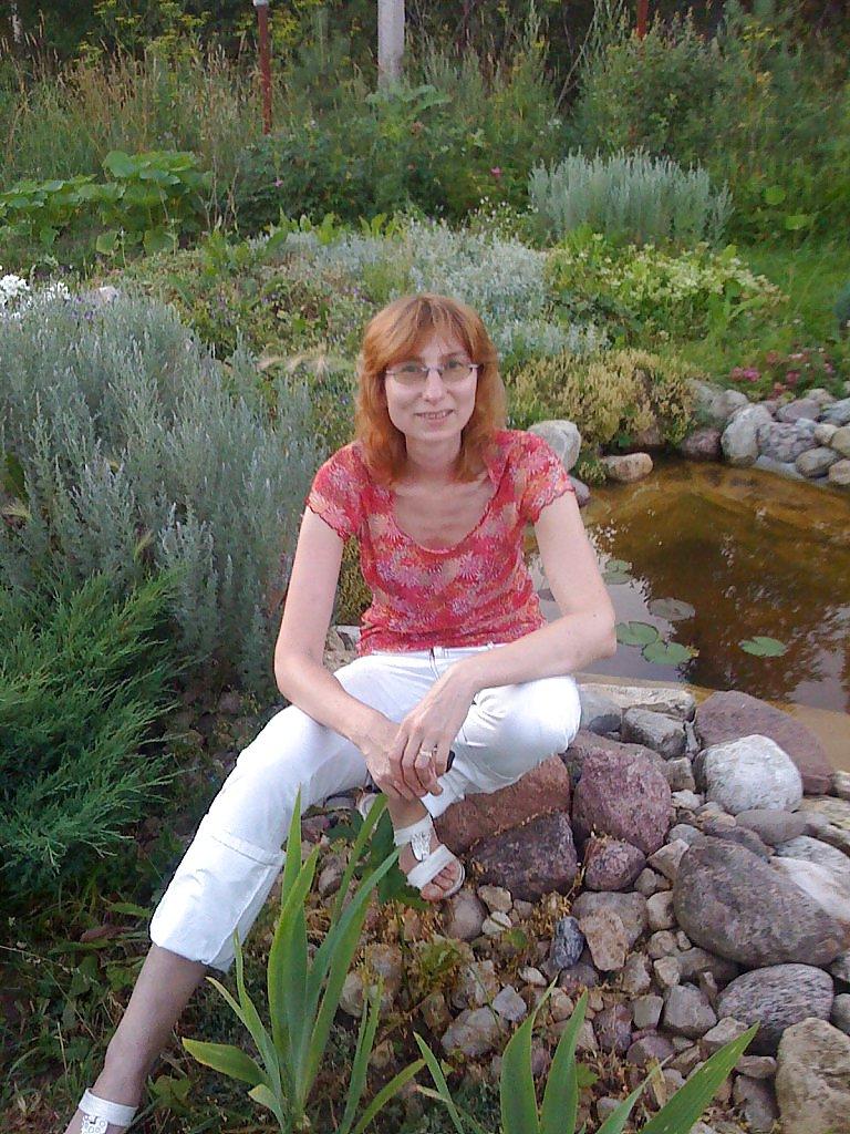 25P Russian Mother and Daughter