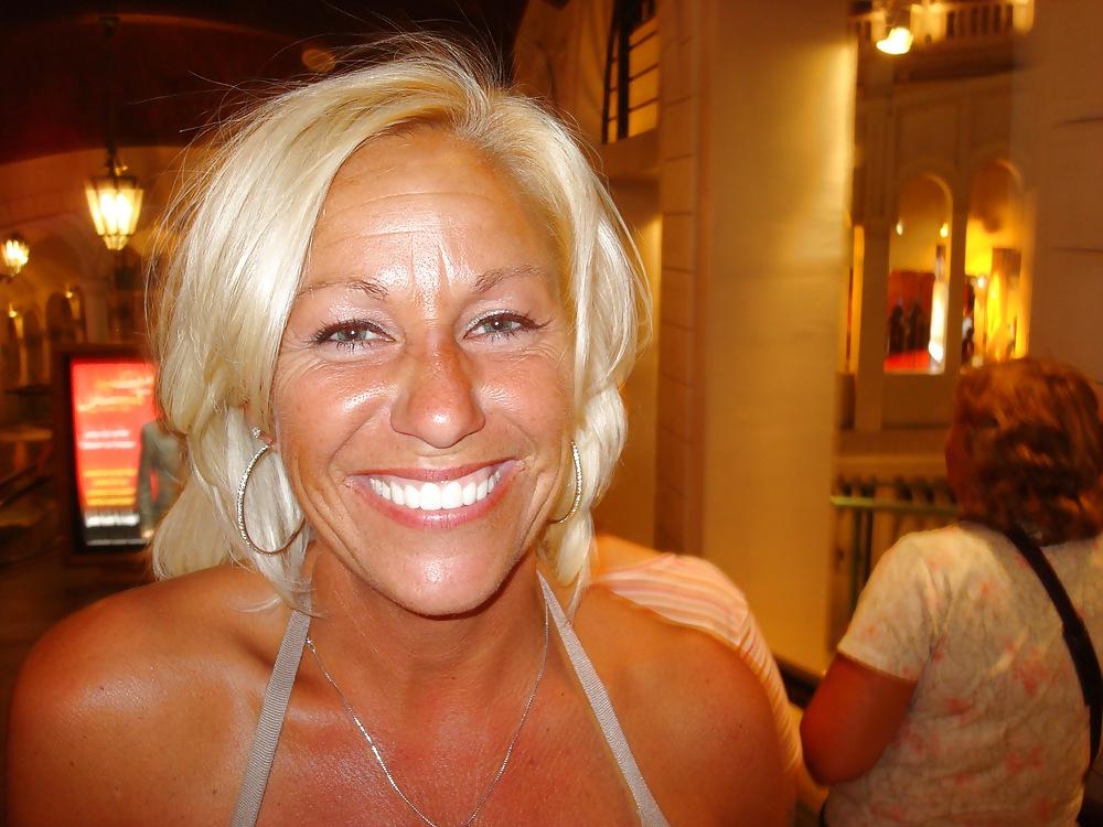 25P Sweet Mature Lady