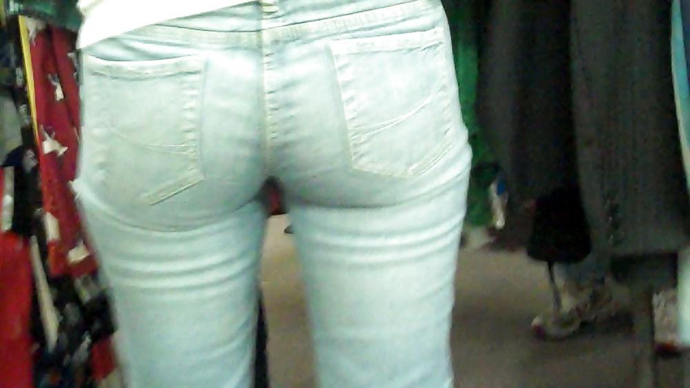 12P Nice ass and butt hiding behind jeans 