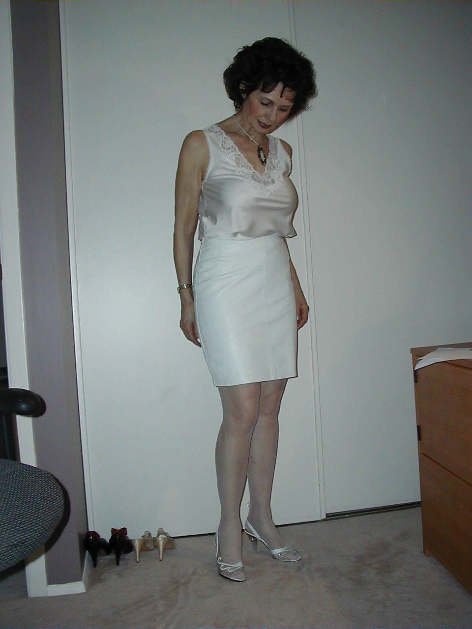25P More sexy granny Aunt S