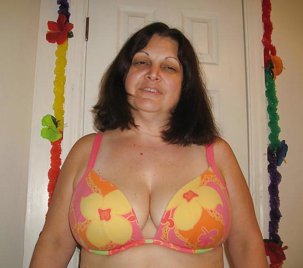 14P Older BBW MILF (without her daughter this time)