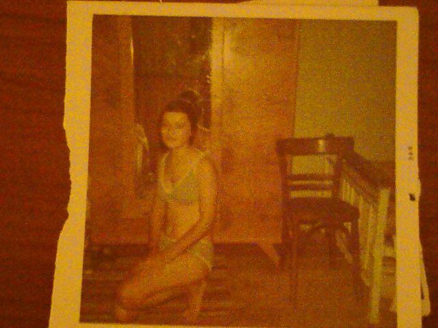 4P My mom abou 30years ago greek milf