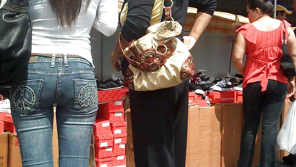 25P Give me a peace of that butt ass in jeans 