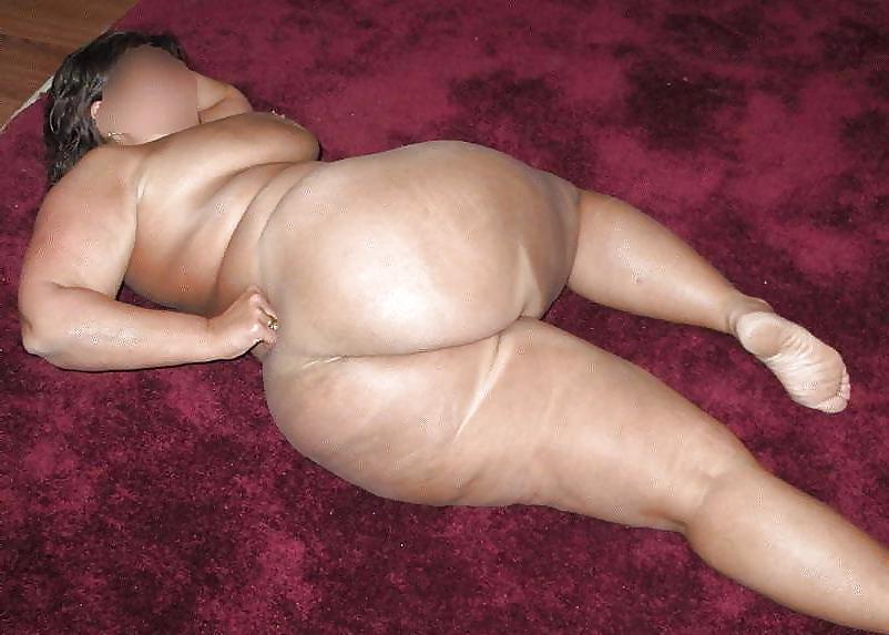 25P Brünette Babes mit großem Hintern