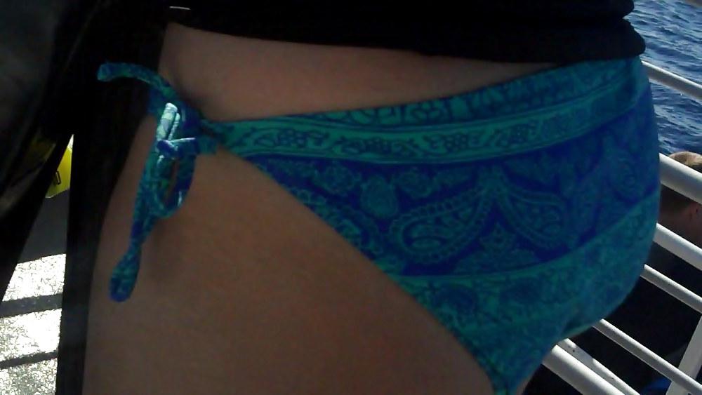 25P Fanny has a nice ass & butt in bikini