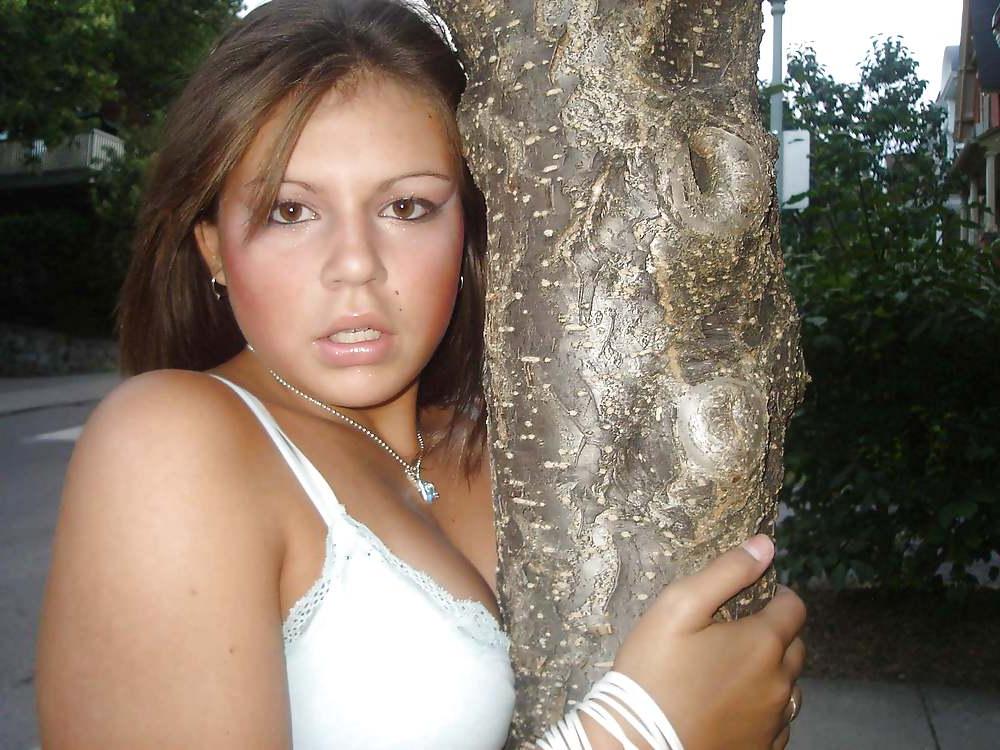 25P Non nude teen