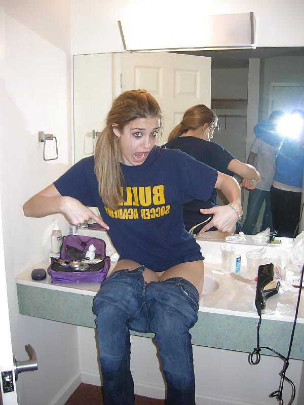 16P Candid Teens in Wet Upskirt
