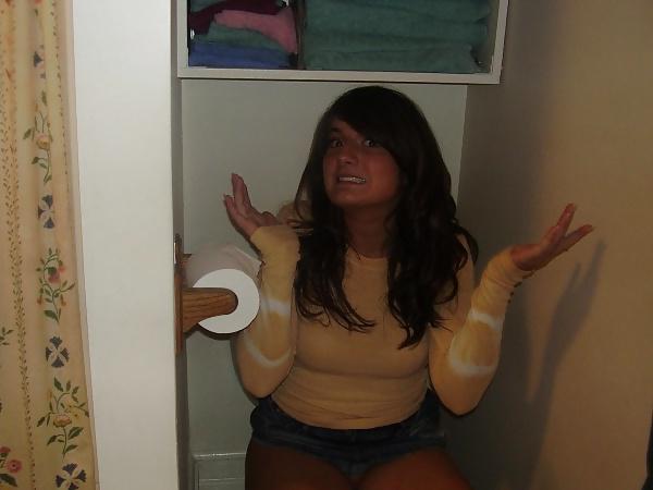 16P Candid Teens in Wet Upskirt
