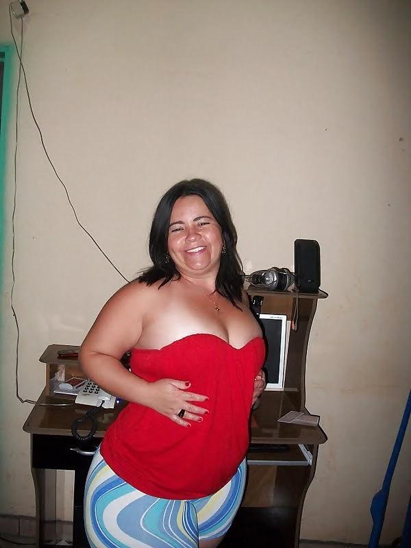21P Does my butt look big in this dress?
