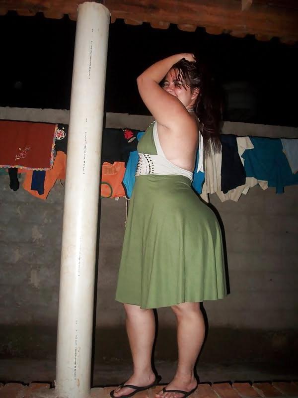 21P Does my butt look big in this dress?