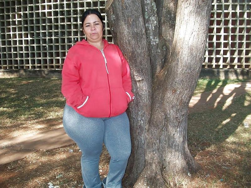 21P Does my butt look big in this dress?