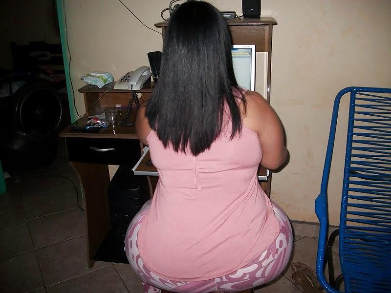 21P Does my butt look big in this dress?