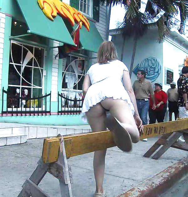 25P Absolutely wild and unbelievably upskirt