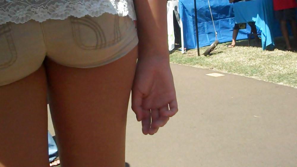 25P Her butt & ass look so good from behind