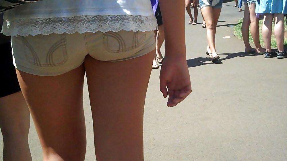25P Her butt & ass look so good from behind