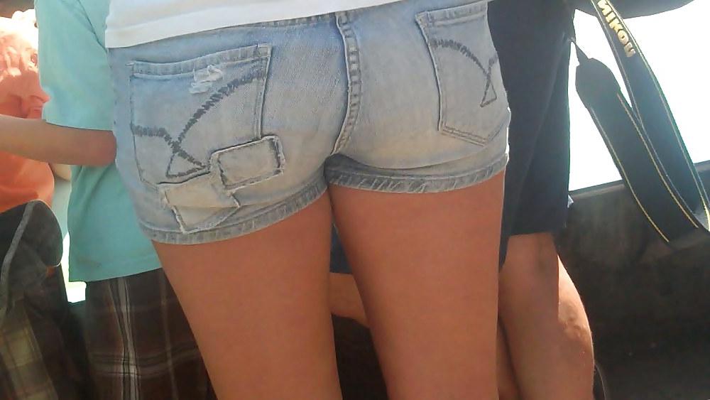 25P Her butt & ass look so good from behind