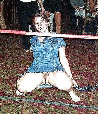 23P Upskirt exposed pussy