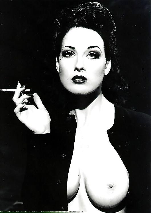 11P Dita von Teese-Today's burlesque Queen
