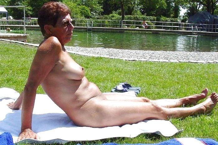 20P Older women naked.