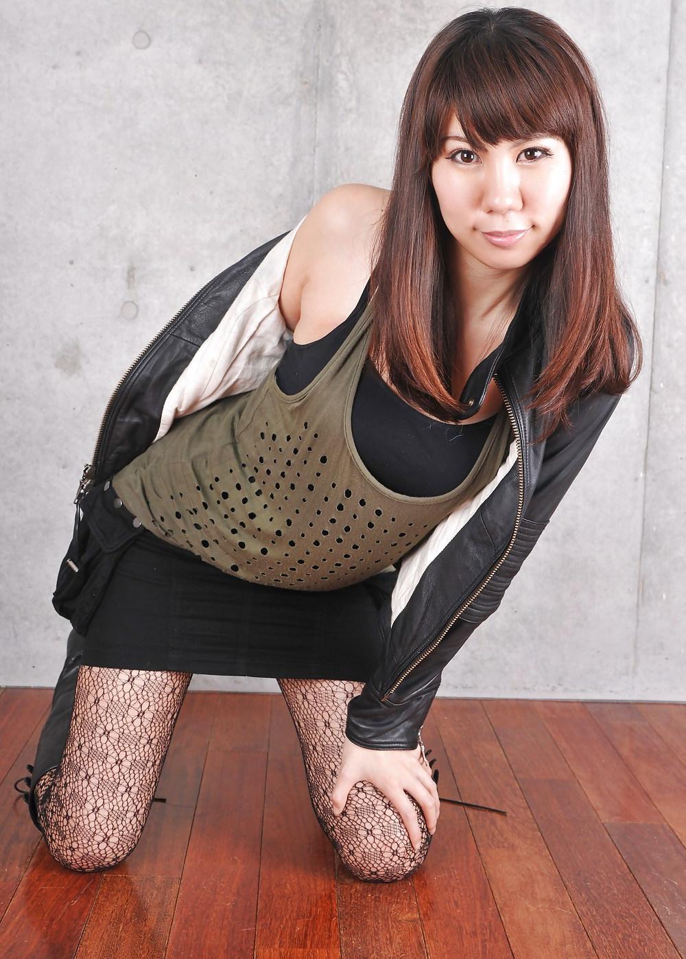 25P Hotlegs-asian sweet